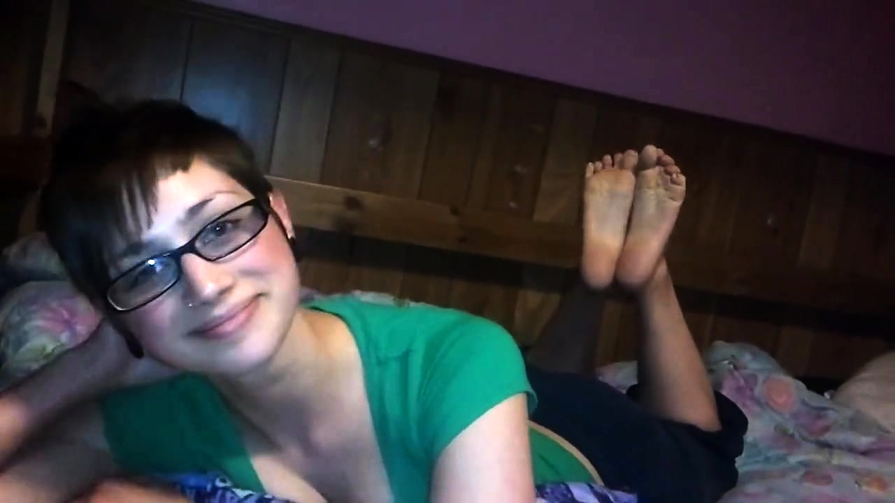 Pretty Brunette Teen With Glasses Shows Off Her Sexy Feet Video at Porn Lib